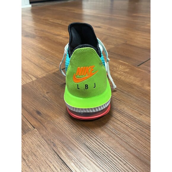 Nike LeBron 16 Low Air Max Trainer 2 - Size 10.5 - Picture 4 of 14